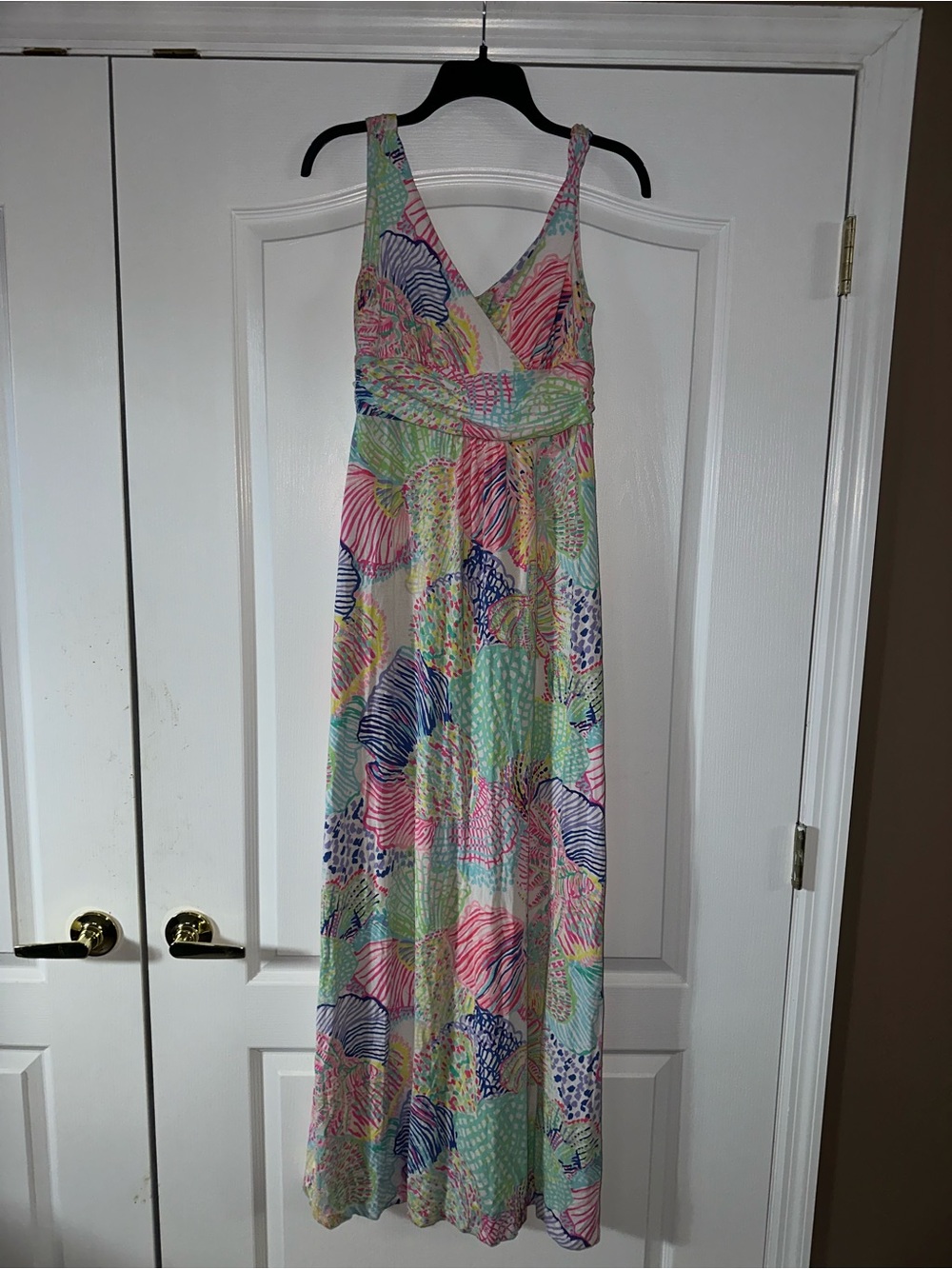 Lilly Pultizer Sloan V-Neck
Sleeveless Jersey Knit Maxi Dress in Roar of the Sea